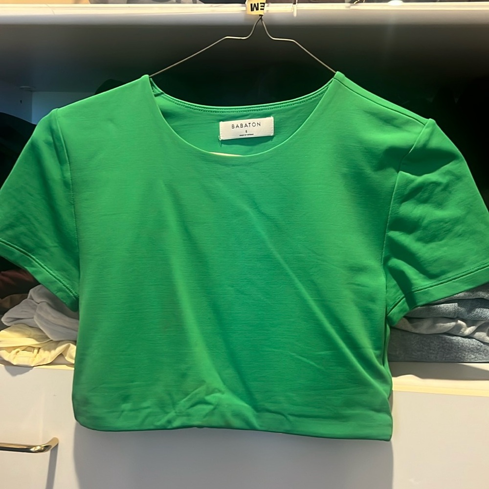 Babaton contour green croptop